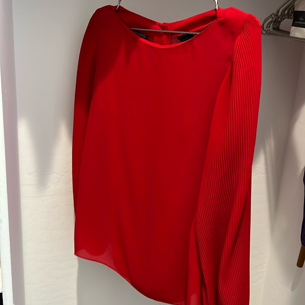 Nwot Classy, Sophisticated Pierre Cardin Red Blouse | Size 10 | Buttons On Back